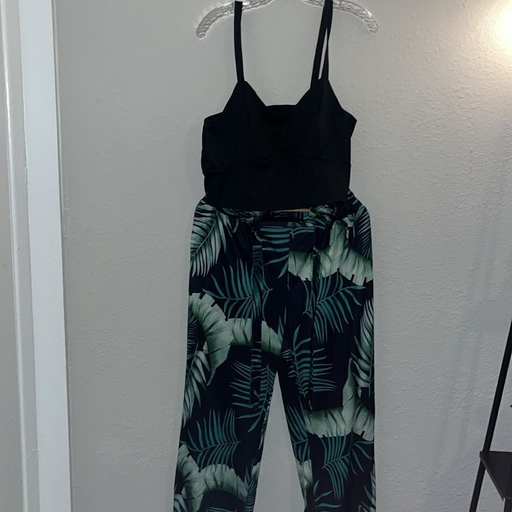 Two piece set, wide leg pants and crop top - Picture 7 of 10